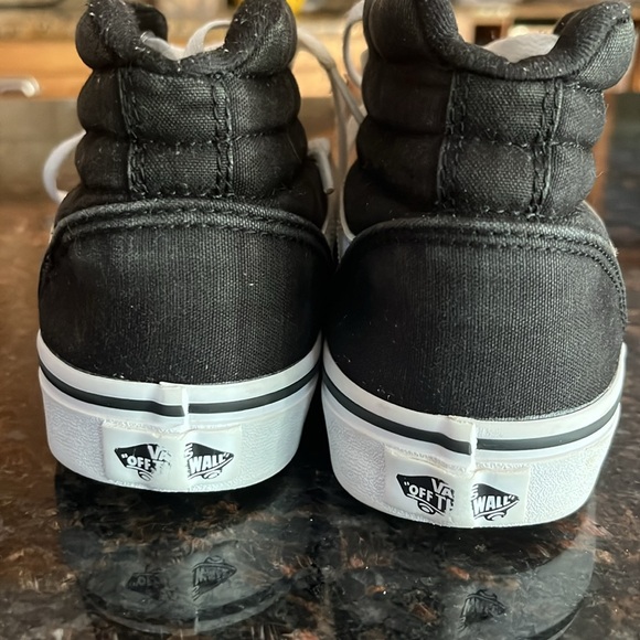 Women High Top Vans - Picture 4 of 5